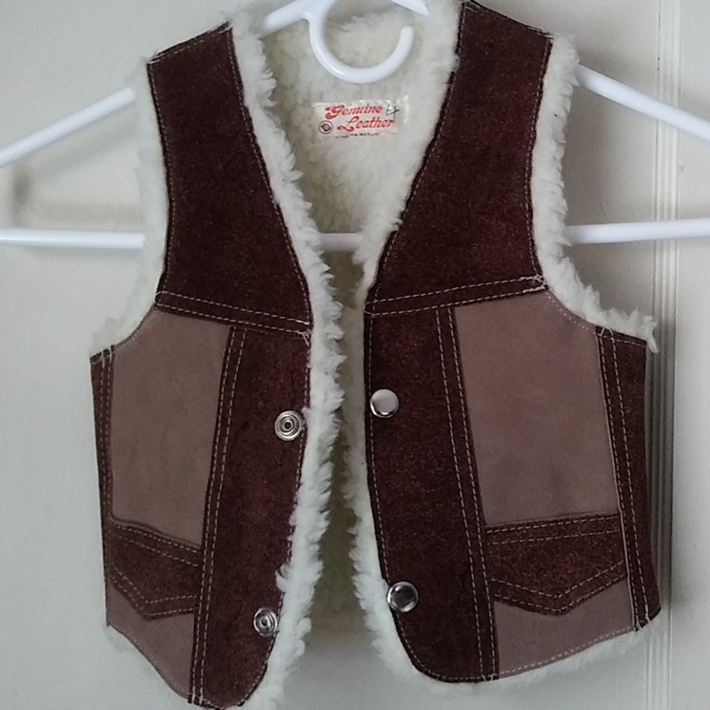 Children's suede/leather vest with sherpa lining